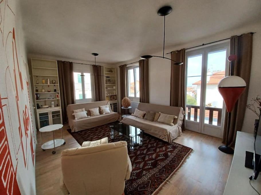 Appartement Tres Bien Situe- Spacieux - Calme - Parking Биарриц Экстерьер фото